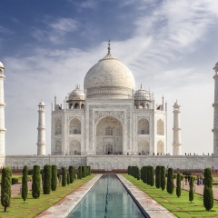 A mesmerizing shot of the famous historic Taj Mahal in Agra, India